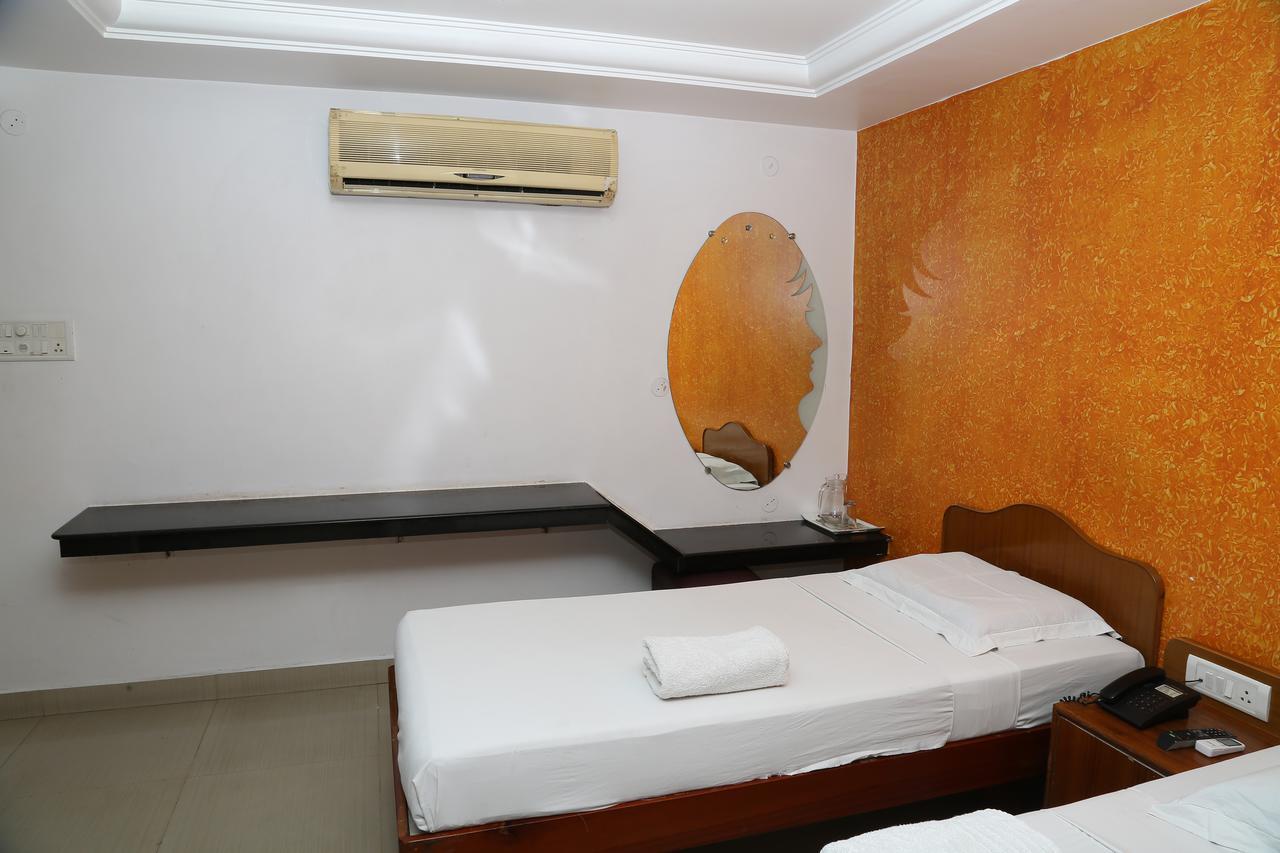 Sri Srinivasar Residency Hotel Vellore Exterior foto